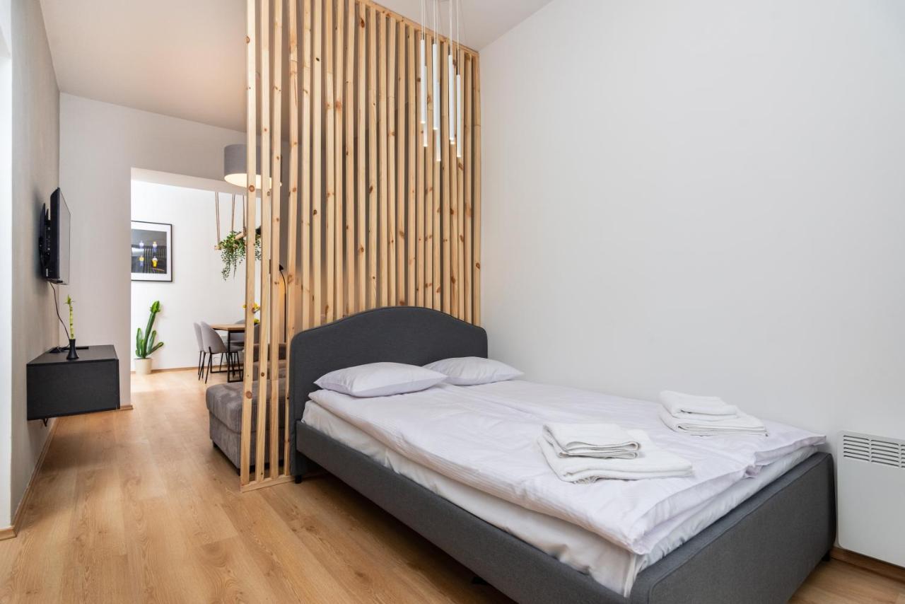 Modern Centrally Located Apartments - By Upstairs Kraków Zewnętrze zdjęcie