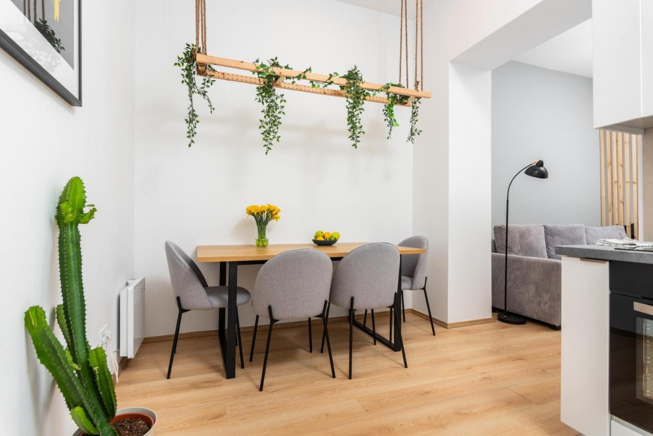 Modern Centrally Located Apartments - By Upstairs Kraków Zewnętrze zdjęcie