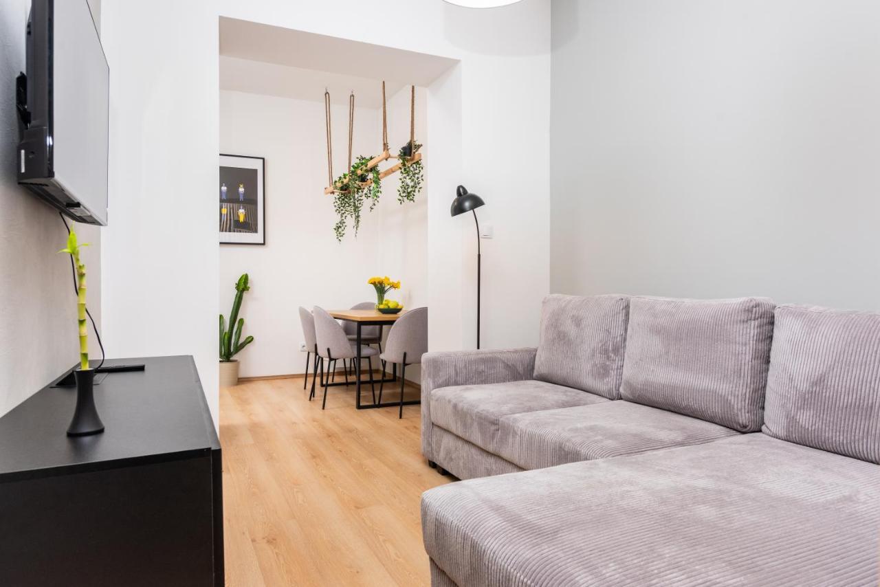 Modern Centrally Located Apartments - By Upstairs Kraków Zewnętrze zdjęcie