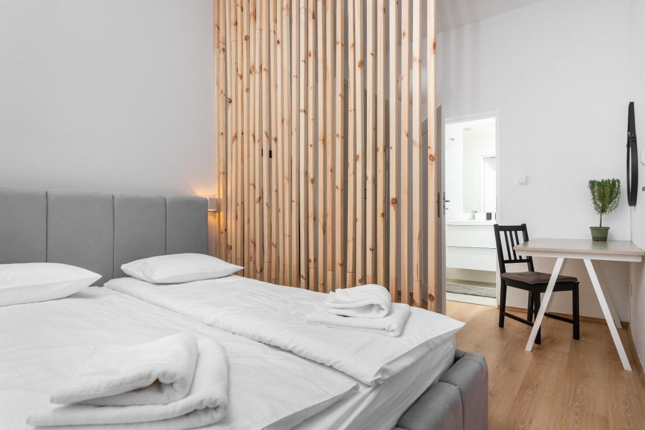 Modern Centrally Located Apartments - By Upstairs Kraków Zewnętrze zdjęcie